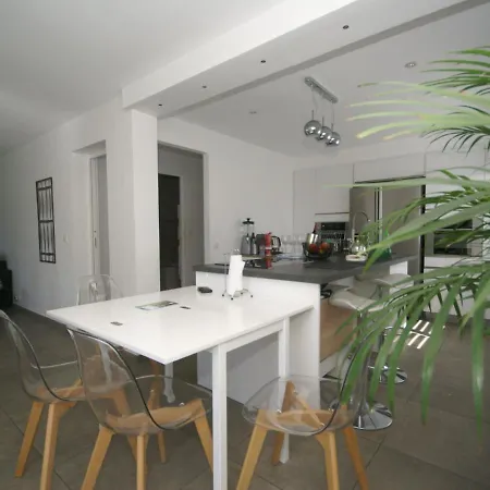 Villa Roofed In Provence With Fantastic Pool And Terrace
