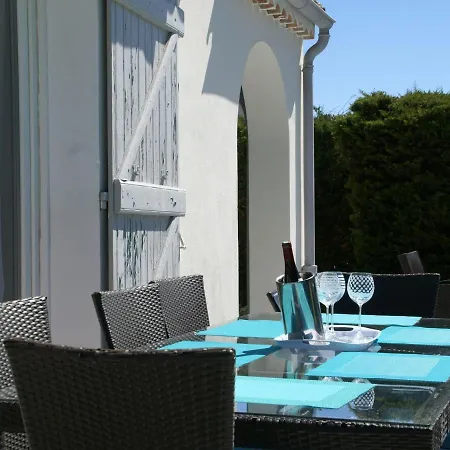 Roofed In Provence With Fantastic Pool And Terrace Mandelieu