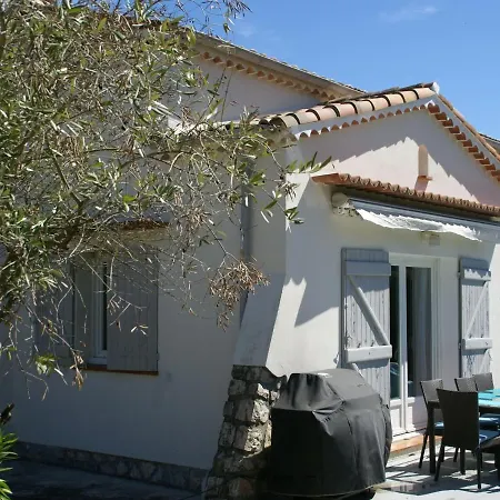 别墅 Roofed In Provence With Fantastic Pool And Terrace Mandelieu